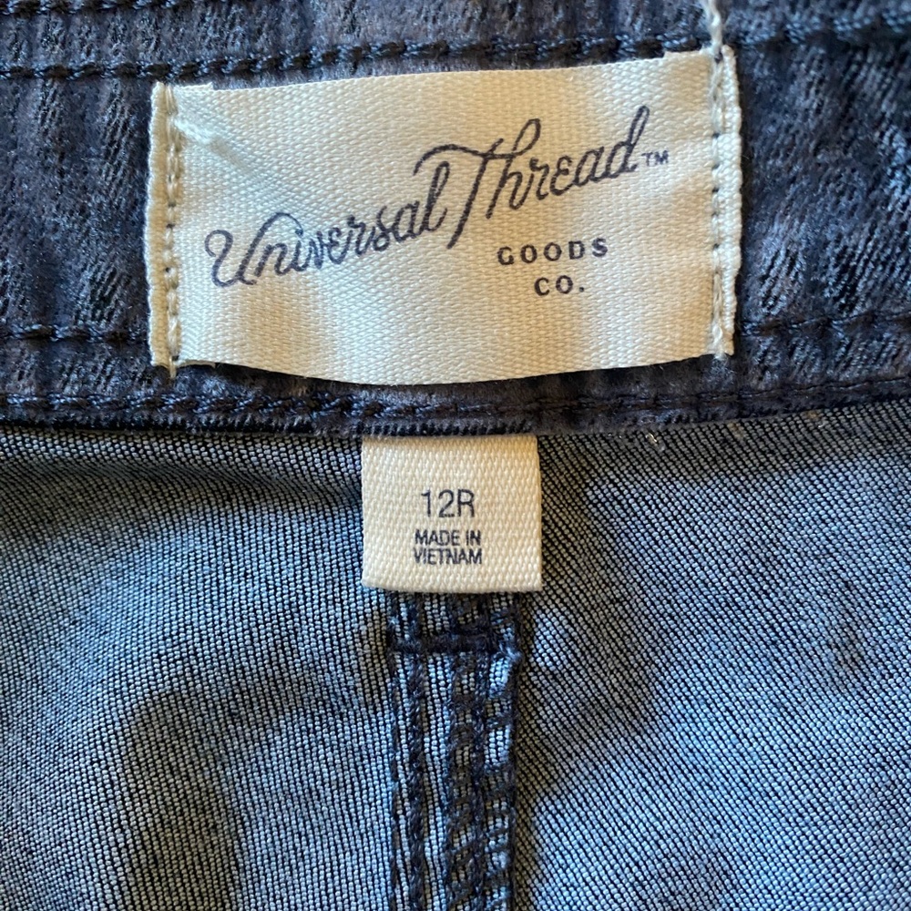 Universal Thread Blue Denim Jeans - Picture 4 of 5